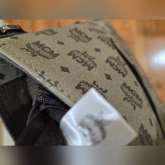 MCM VISETOS MONOGRAM UNISEX MESSENGER BAG-AUTHENTIC - Picture 11 of 14